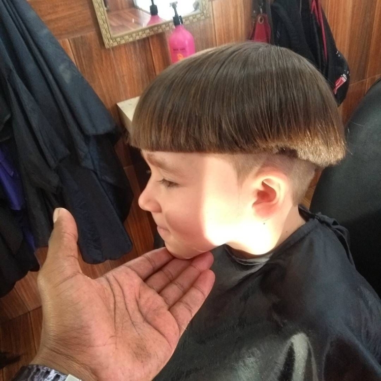 Прическа горшок у детей