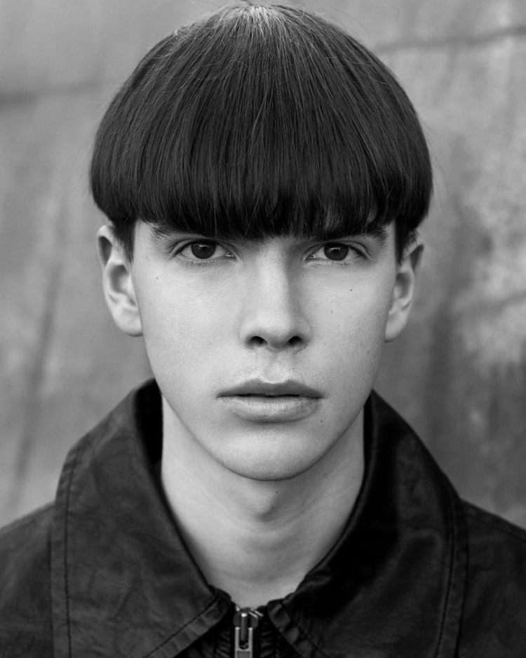 Стрижка горшок мужская 2022