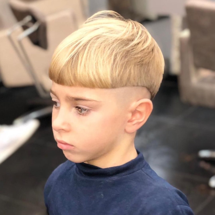 Прическа горшок для мальчика