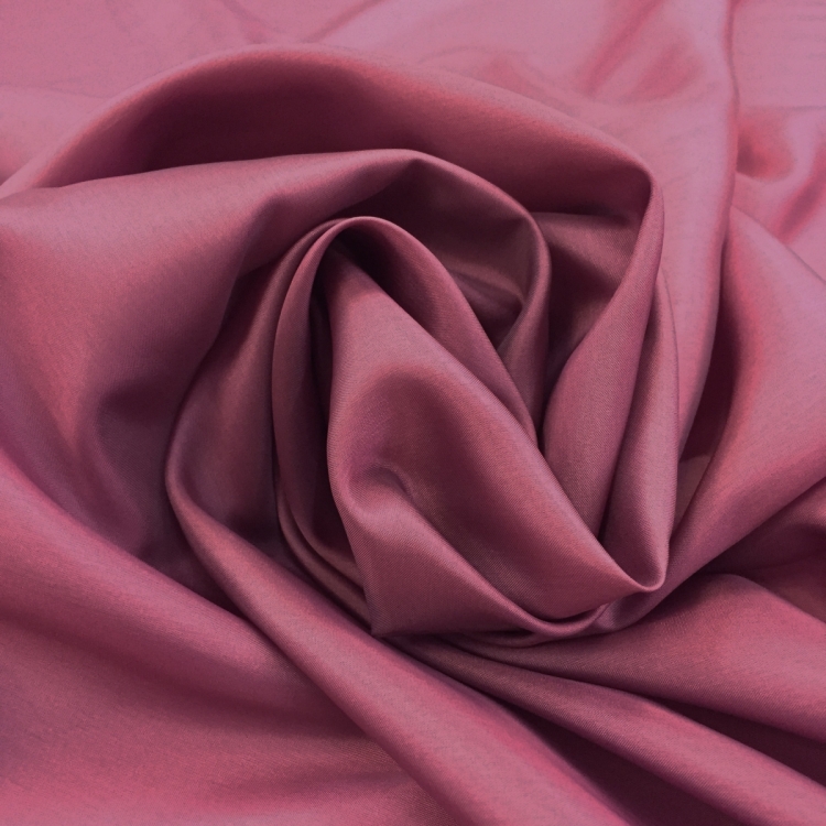 Бруснично-розовый цвет