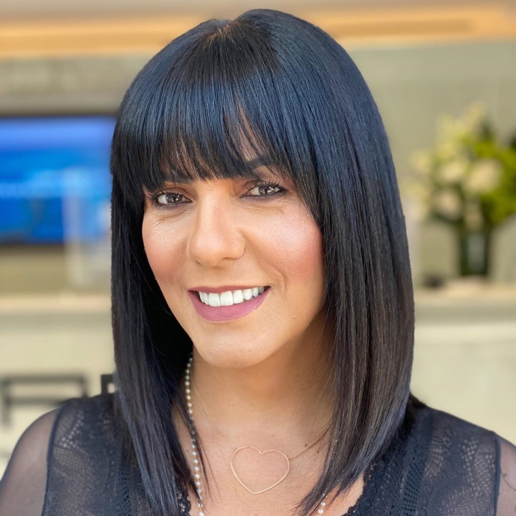 Удлинённое карес челкой 2022