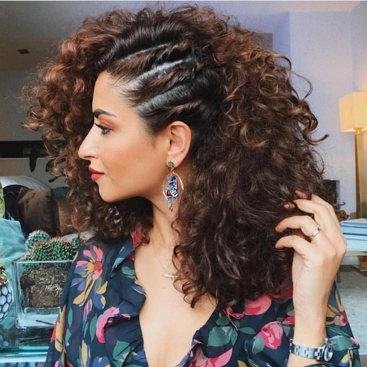 Причёски на кудрявые волосы