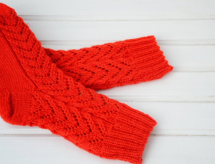 Носочки красные с ажуром