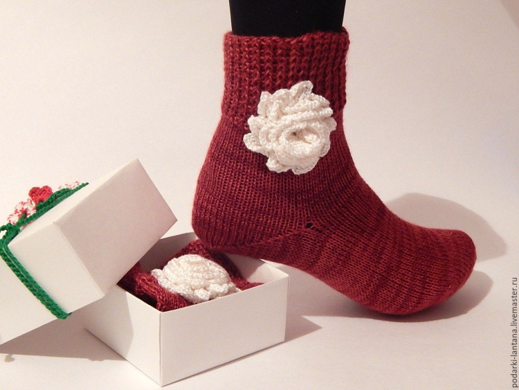 Вязаные носки женские
