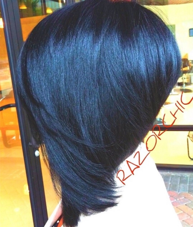 Иссиня черные волосы каре