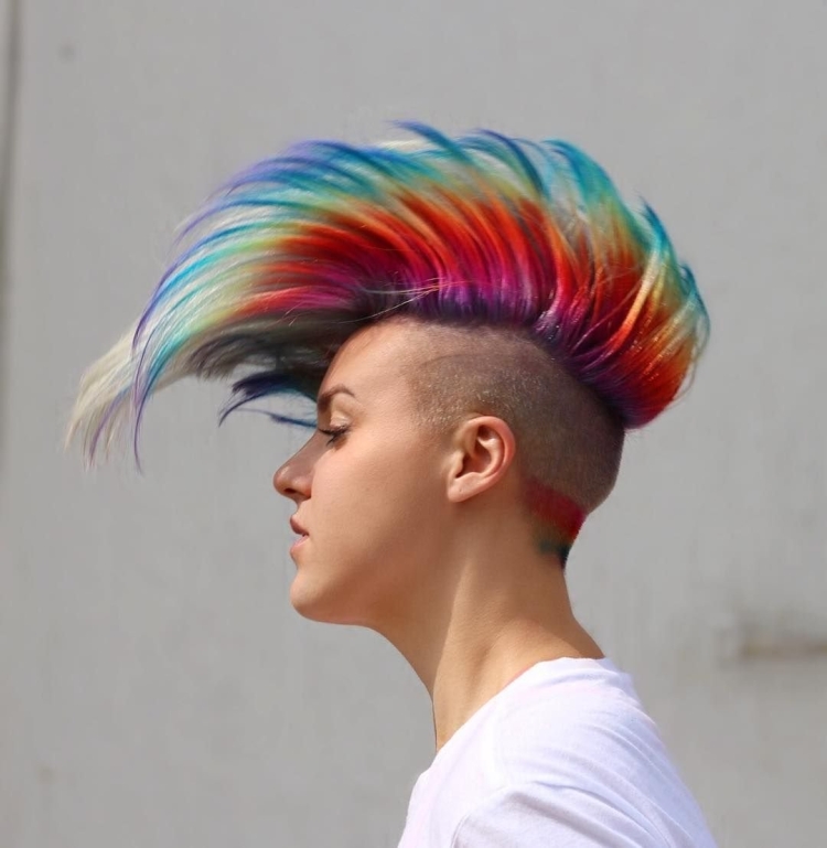 Разноцветные мужские прически