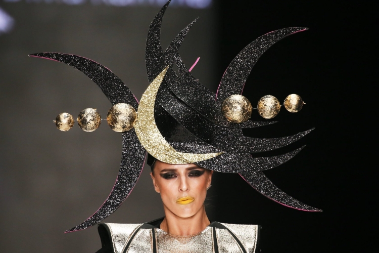 Аксессуары в авангардном стиле