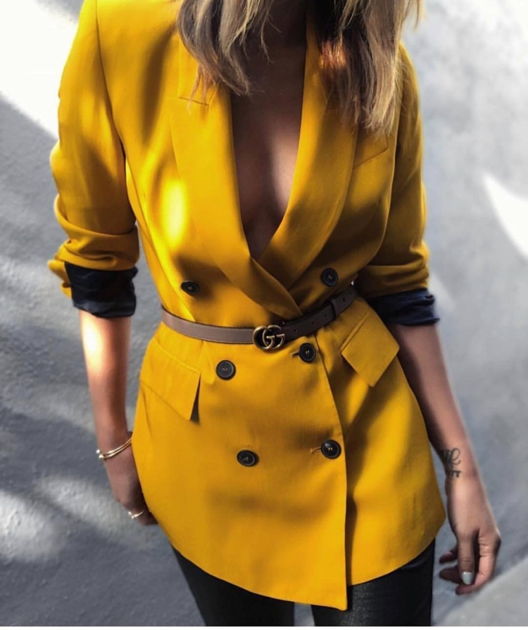 Желтый цвет в одежде