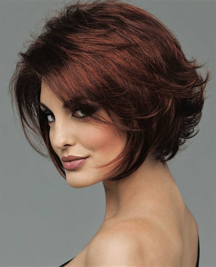 Стрижки женские