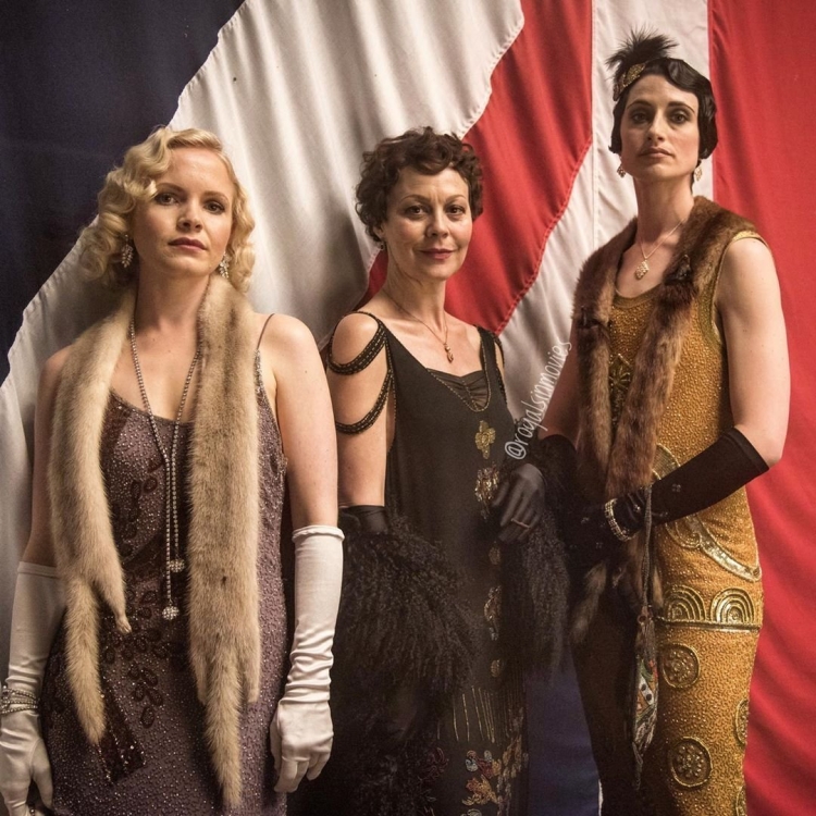 Острые козырьки женщины