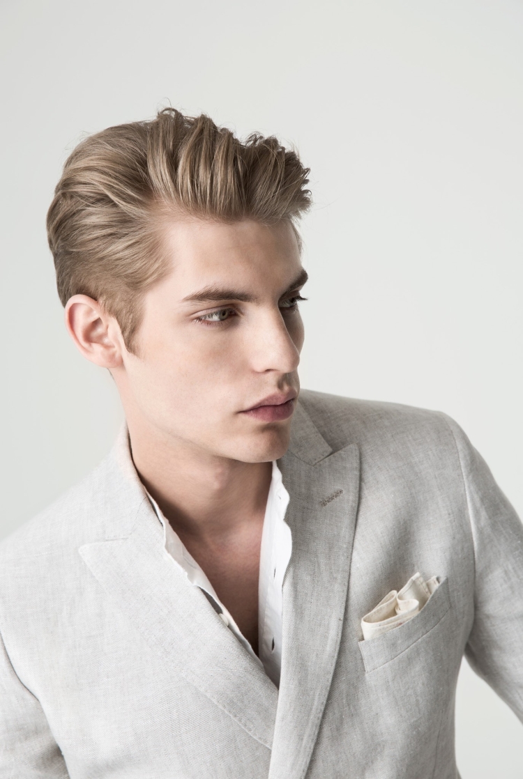 Алекс Нотт блондин