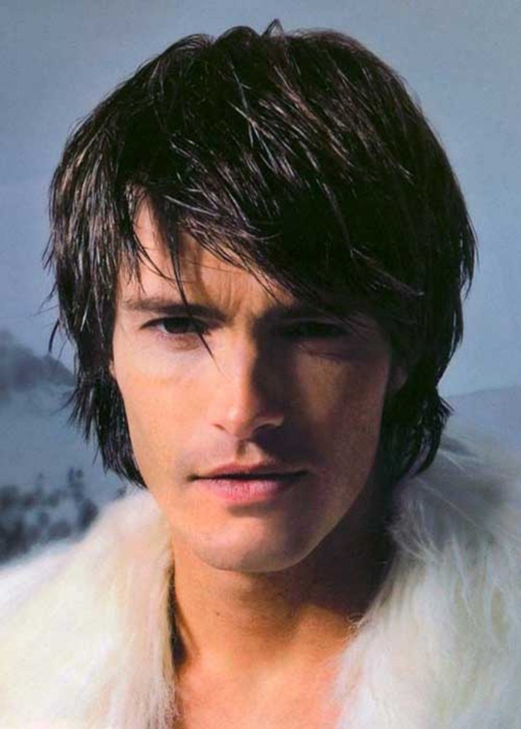 Удлиненные стрижки для парней