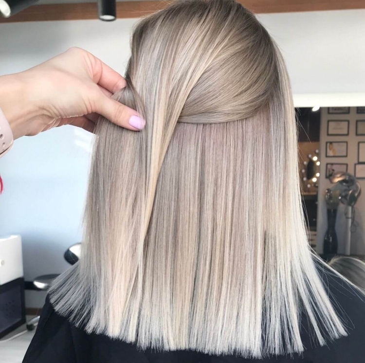 Волосы до лопаток блонд