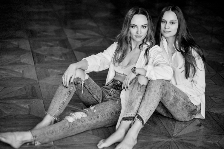 Фотосессия мама и дочка в студии