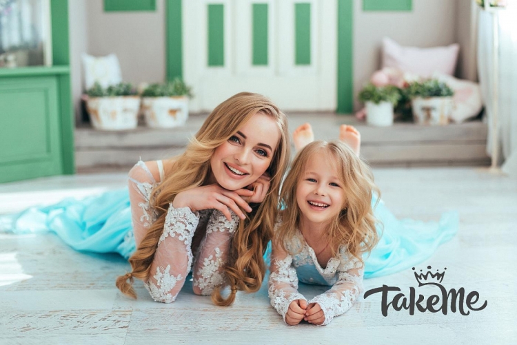 Фотосессия мама и дочка в студии