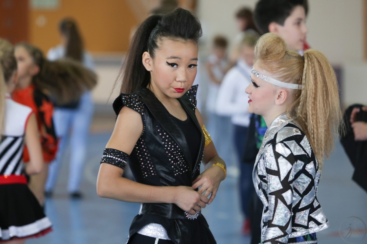 Прически для акробатического рок-н-ролла