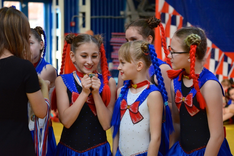 Прически для акробатического рок-н-ролла