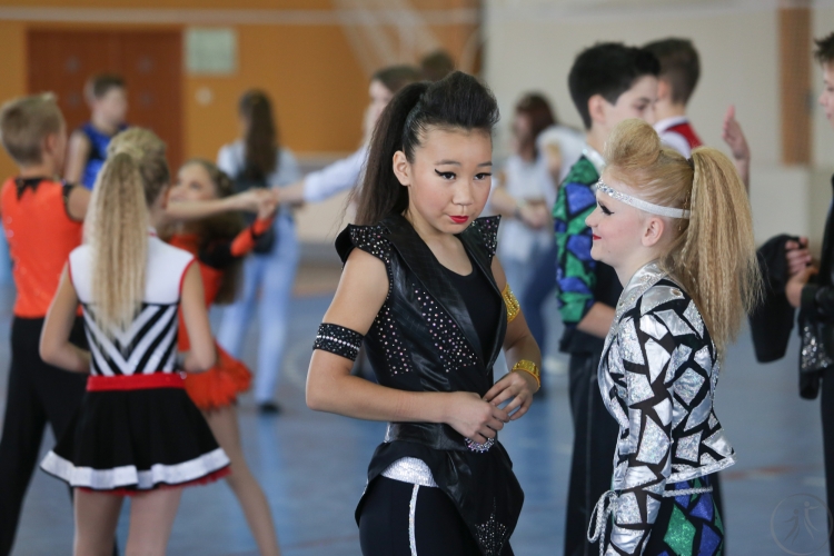 Прически для акробатического рок-н-ролла