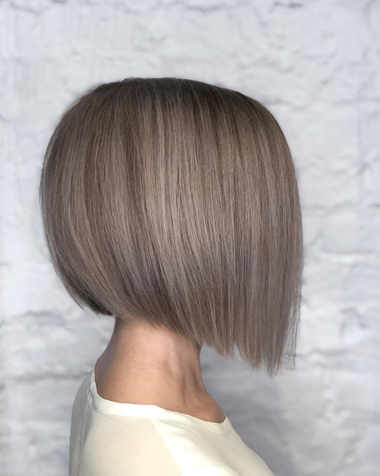 Стрижка Боб пепельный