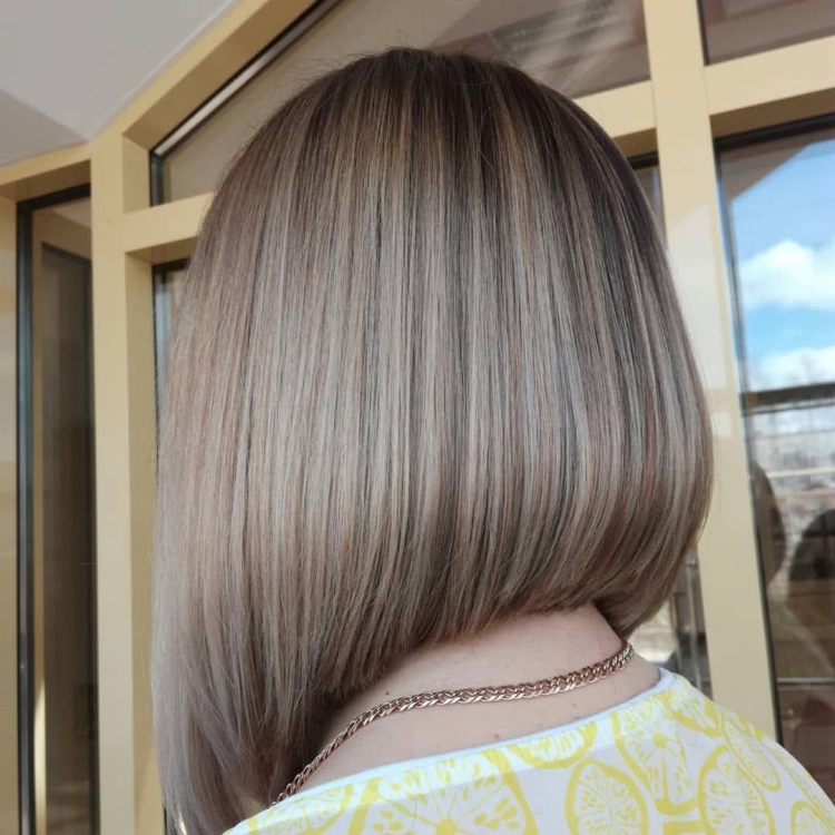 Удлинённое каре пепельно русый