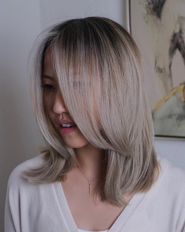 Пепельно русые волосы каре