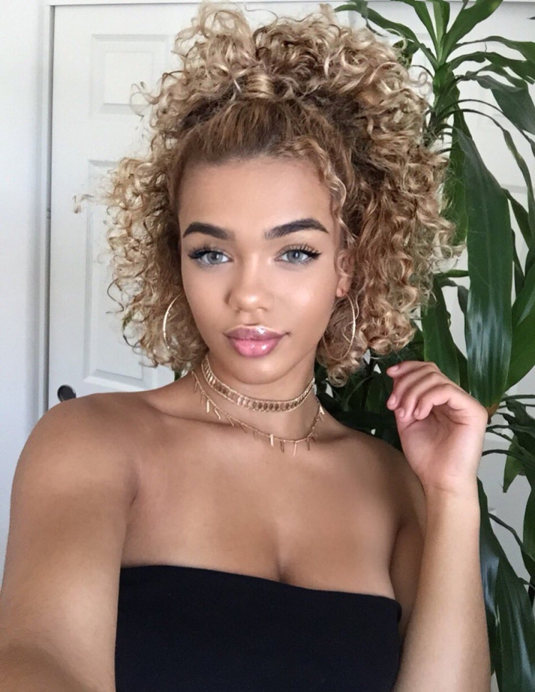 Кэт Грэхэм афрокудряшки