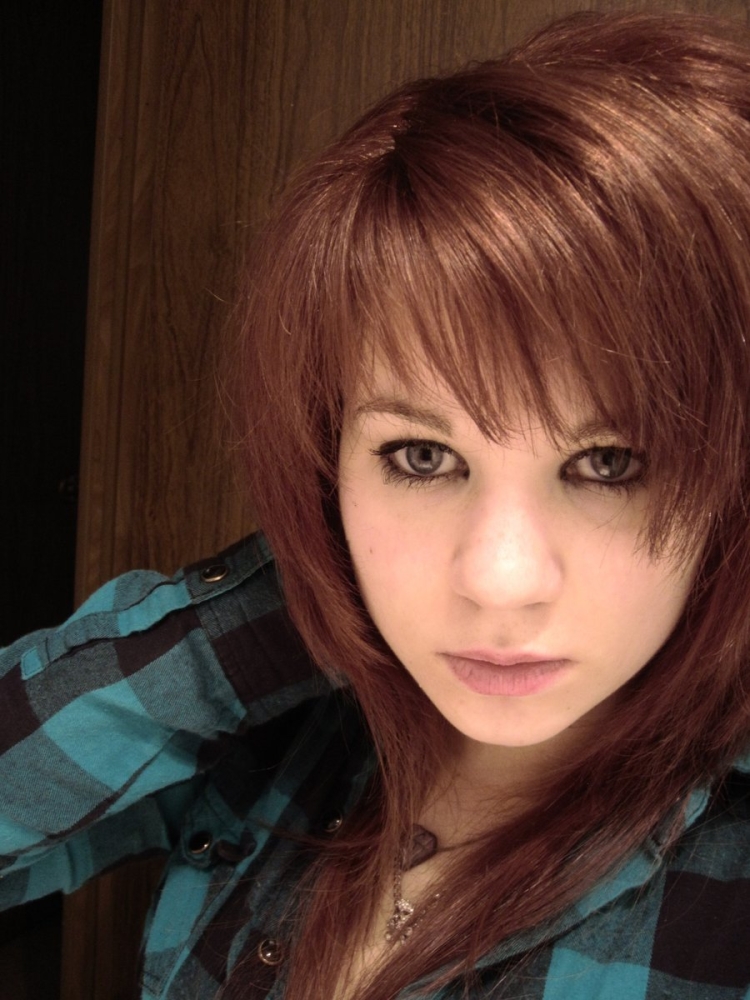 Косая чёлка с уголком