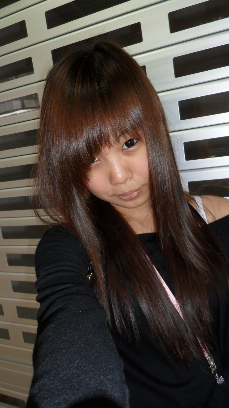 Чёлка наискосок с длинными волосами