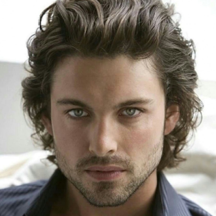 Причёски для кудрявых волос мужские