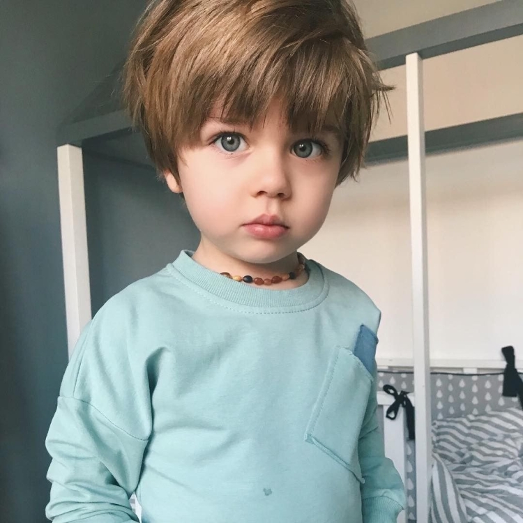 Стрижка для мальчика удлиненная шапочка