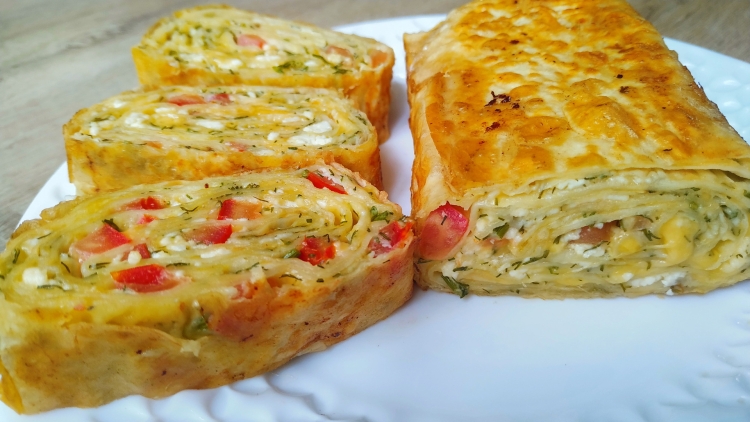 Лаваш с сыром и яйцом