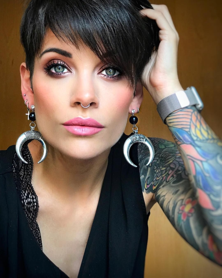 Яна Калинова