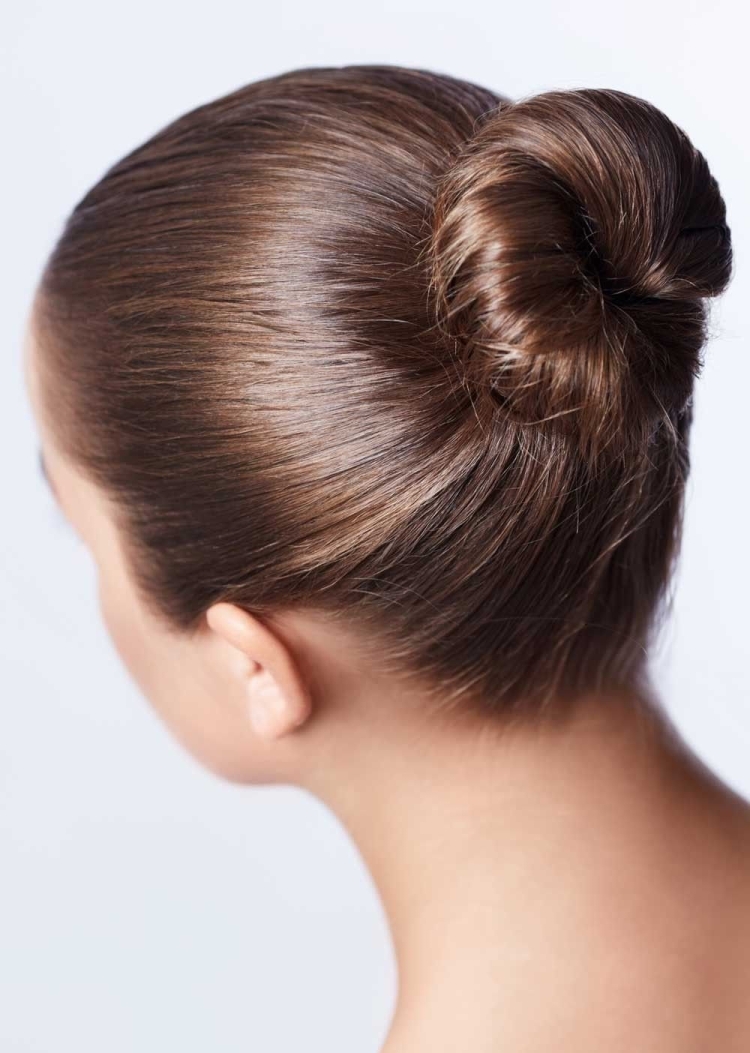 Гладкие прически на длинные