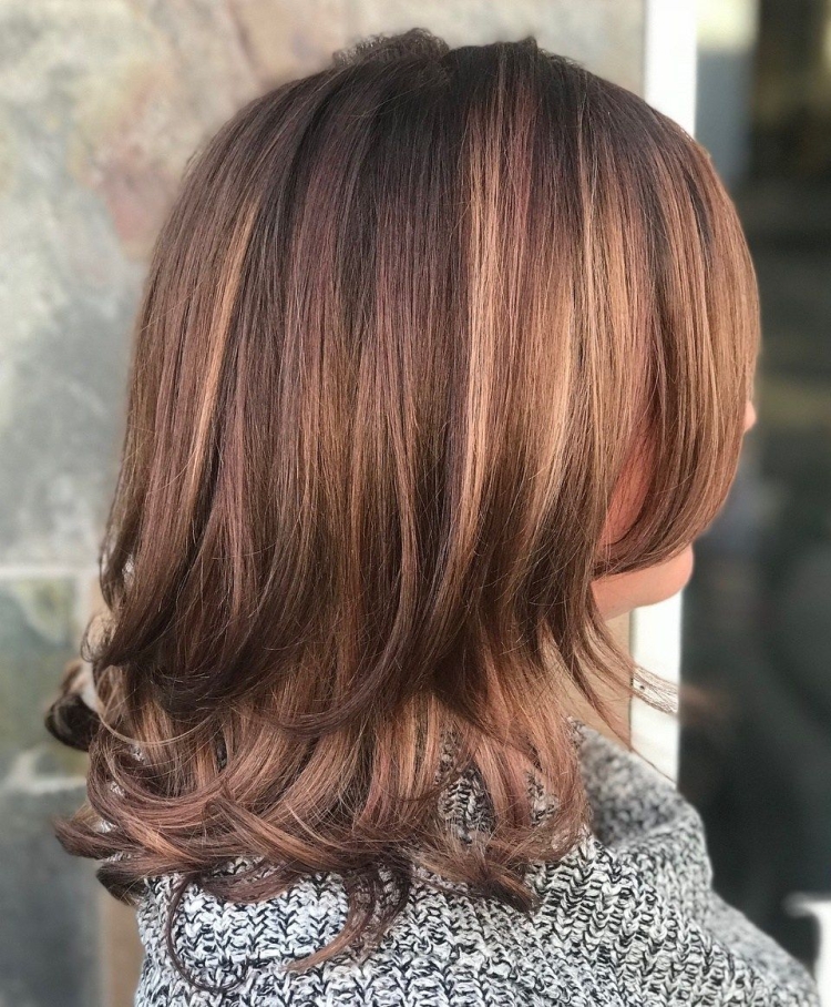 Двойное каре на средние волосы