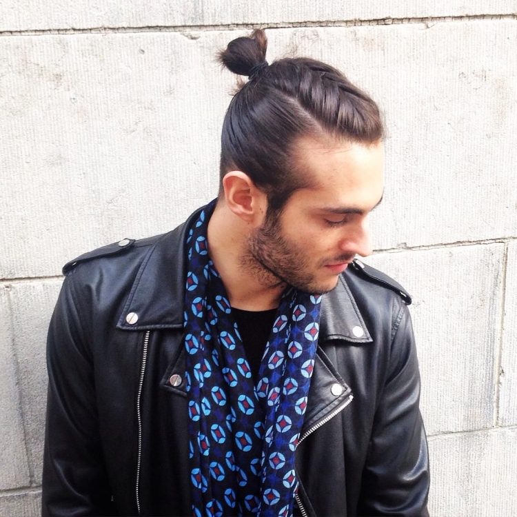 Джонни Депп топ кнот