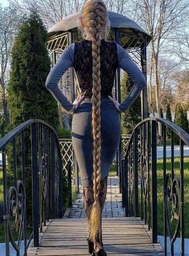 Алёна Кравченко коса