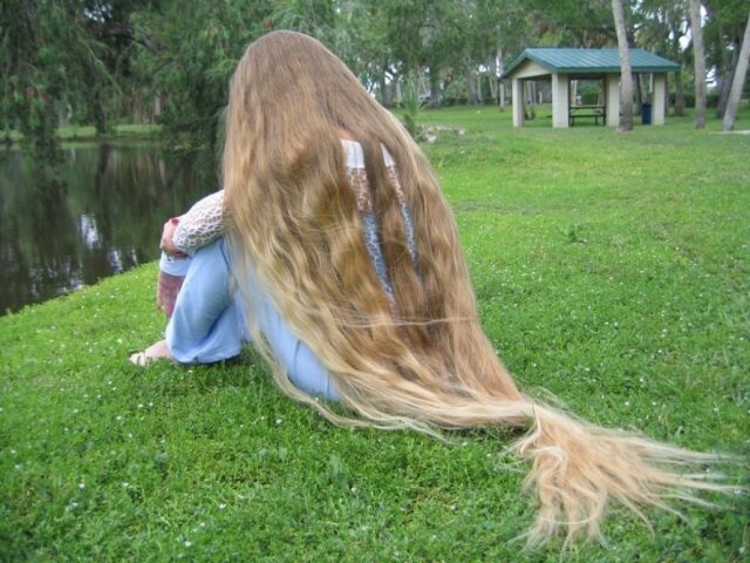 Анна Янко длинные волосы