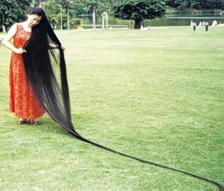 Се Цюпин самые длинные волосы