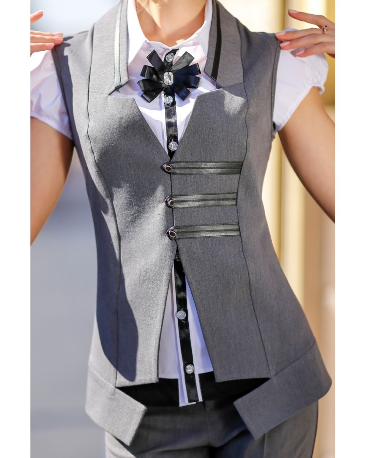 Жилетка женская из ткани