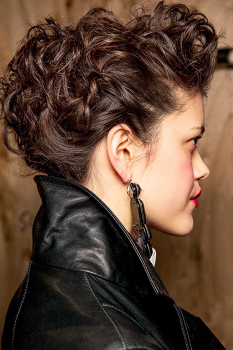 Коса на кудрявые волосы