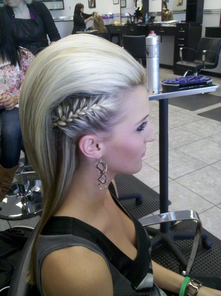Прическа на рок вечеринку