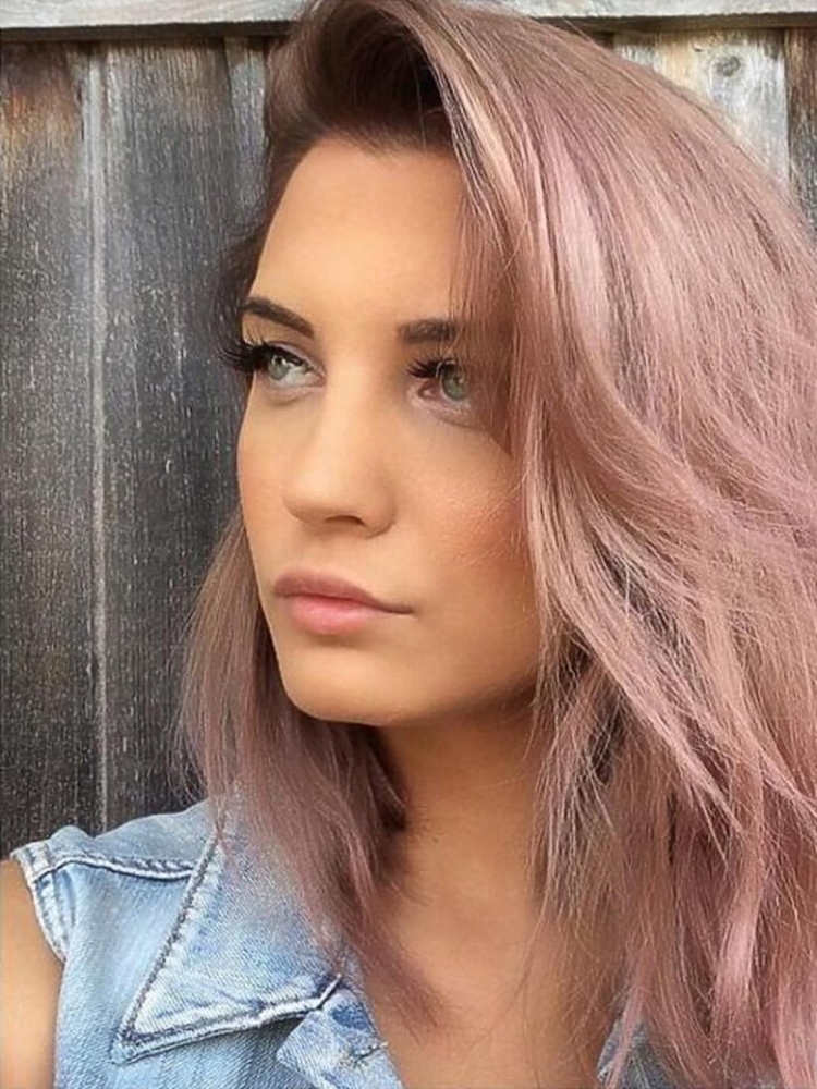 Русый с розовым оттенком