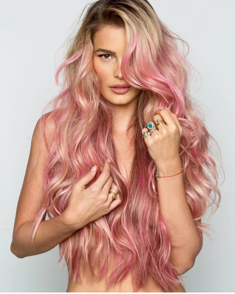 Розовый блонд