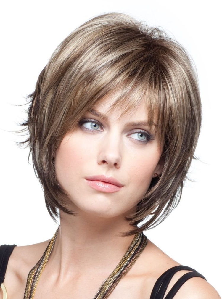 Боб каре лесенкой