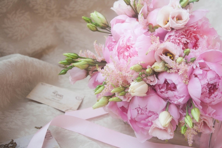 Нежный букет с пионами