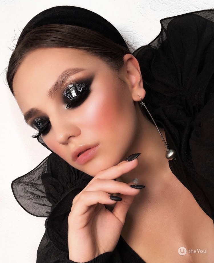 Дорогой макияж