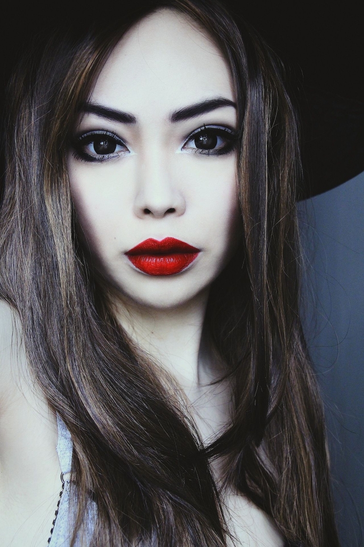 Макияж к темным линзам