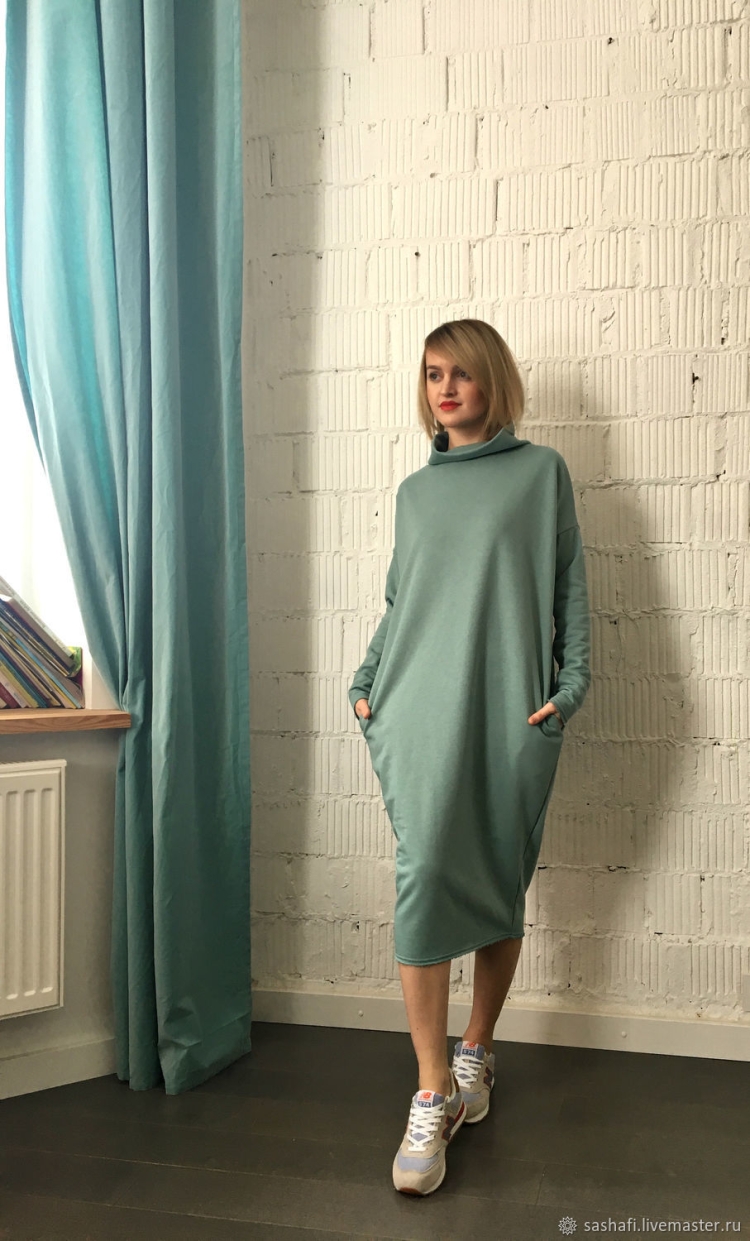 Трикотажное платье из футера