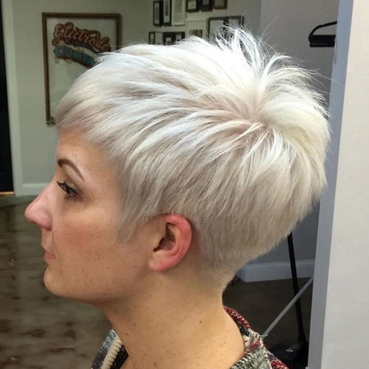 Стрижка Пикси 2022 с короткой макушкой