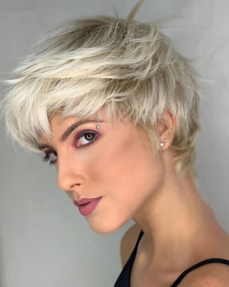 Рваная стрижка Пикси на короткие волосы